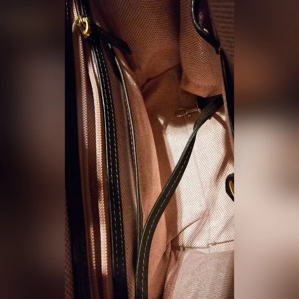 Dooney & Bourke Croc Embossed Learher Janine Handbag strap EUC - Picture 16 of 16